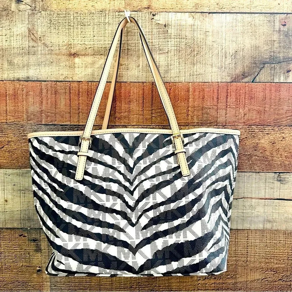 Micheal Kors Rare Medium White Tiger Jet Set Travel Tote - Picture 3 of 15
